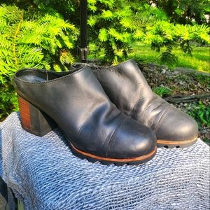 Sorel Black Leather Booties / Heels 8.5